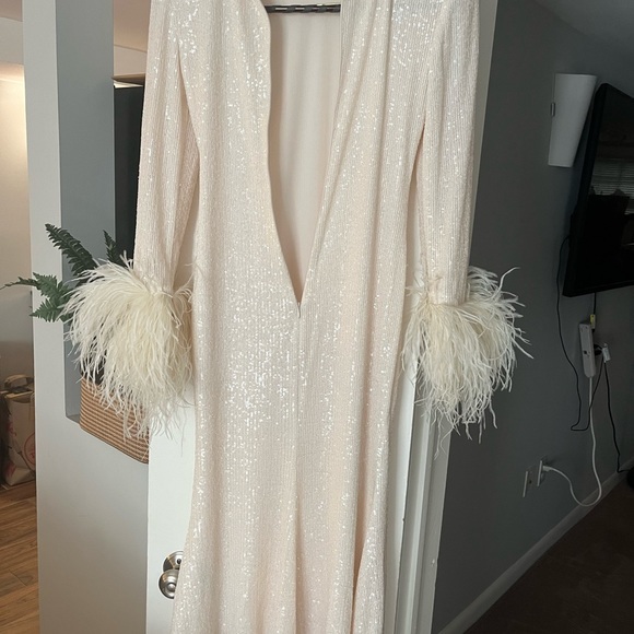 SELF-PORTRAIT CREAM SEQUIN FEATHER MIDI DRESS (US 2) - FOR BRIDES - Picture 7 of 10